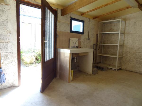 Plélauff (22570) Maison de village avec jardin, garage et vue dégagée – un potentiel à révéler au cœur de Plelauff