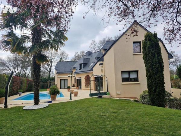 Votre office notarial vous propose à la vente cette maison d'habitation individuelle construite...