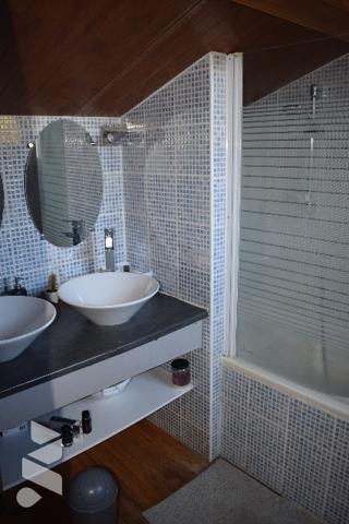 MAISON MODERNE SITUEE A VILLEFAGNAN 1hectare de terrain 220m2
