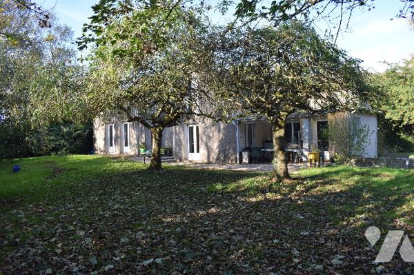 MAISON MODERNE SITUEE A VILLEFAGNAN 1hectare de terrain 220m2