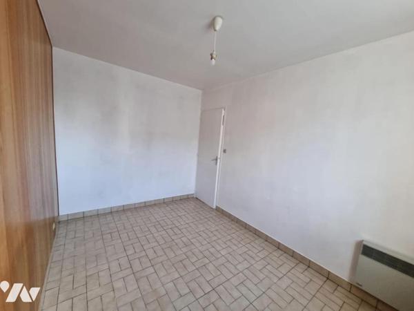 LA FERTE MACE, dans un hameau calme, maison 2ch, garage, jardin