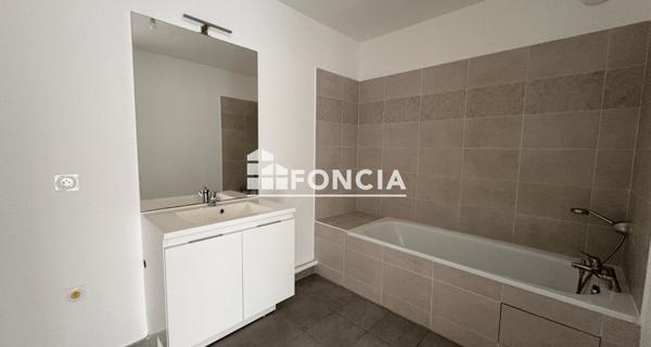 Location Appartement 3 pièces 65.7 m² - Neuilly-sur-marne 93330