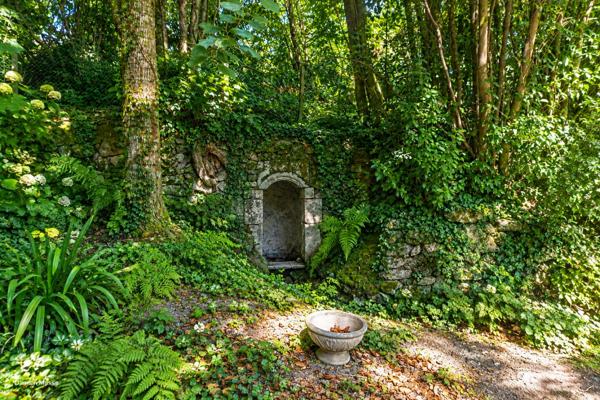 Maison de maître des années 30 - Elégance, nature et vie de village au coeur du Périgord vert.