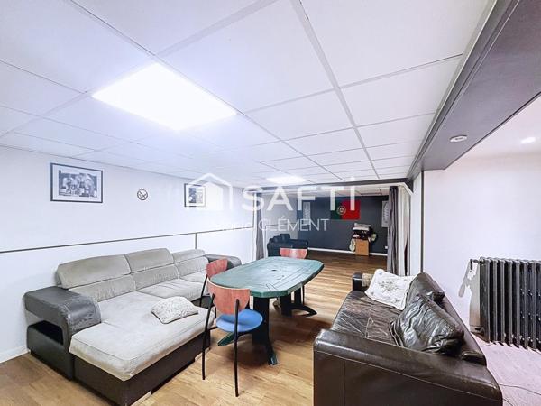 Maison individuelle de 7 pièces, 5 chambres, avec sous sol total grand garage, piscine.