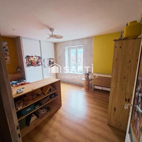 Maison à  Vendre de 131m²  4 pièces à   Saint- Jean de - Moirans ( 38430 )