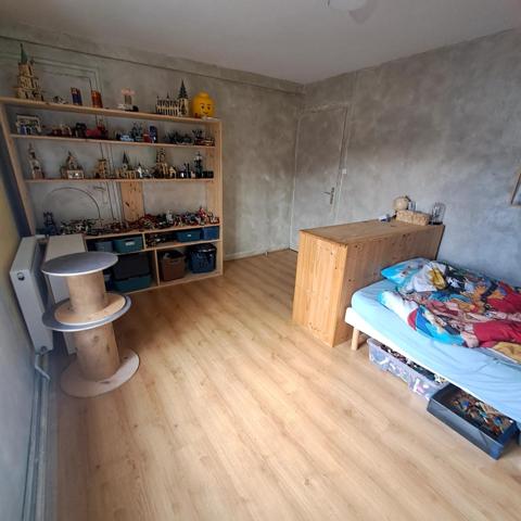 Maison à  Vendre de 131m²  4 pièces à   Saint- Jean de - Moirans ( 38430 )