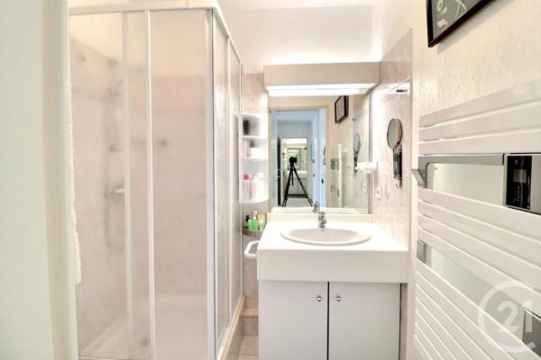 Appartement T2 à vendre  2 pièces - 42,05 m2 FREJUS - 83