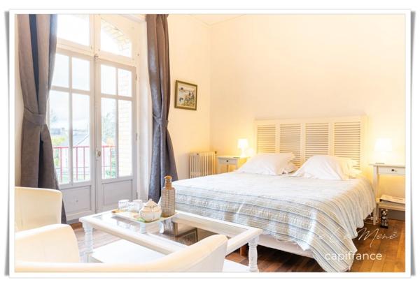 Dpt Morbihan (56), à vendre ROHAN propriete P17 de 338 m² - Terrain de 31 655 m²