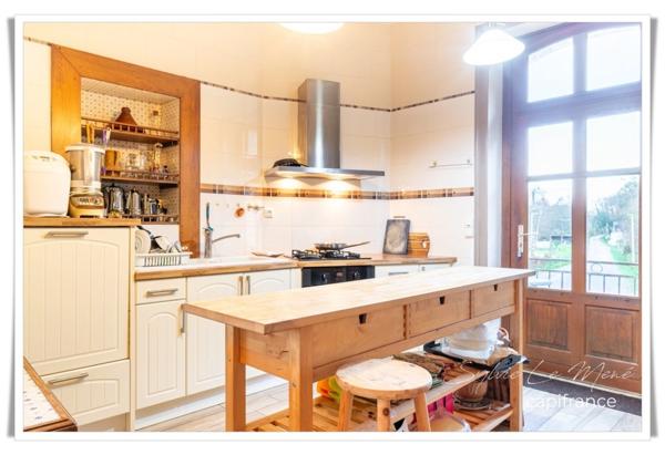 Dpt Morbihan (56), à vendre ROHAN propriete P17 de 338 m² - Terrain de 31 655 m²