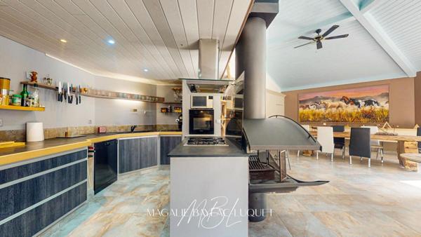 EXCLUSIVITE CARCASSONNE MAQUENS - MAISON  OCTOGONALE - JARDIN - PISCINE - GARAGE