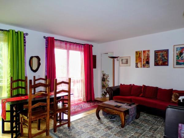 EN EXCELLENTE ETAT  BALCON ET BOX !