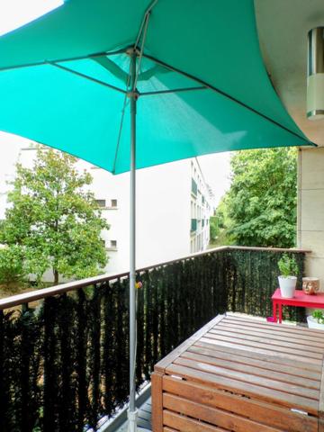 EN EXCELLENTE ETAT  BALCON ET BOX !