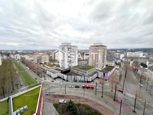 Grand F4 vue dégagée, hyper-centre