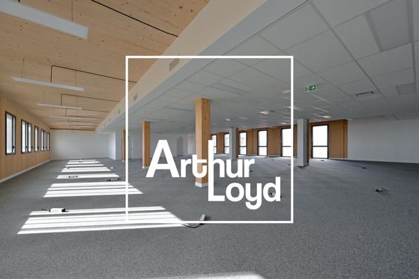 Bureaux à louer Montpellier gare TGV Sud de France architecture bois