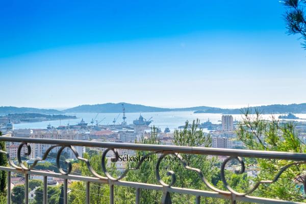Maison à vendre 5 pièces TOULON (83) de 170 m² - Terrain de 913 m² - Vue mer - Piscinable