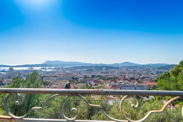 Maison à vendre 5 pièces TOULON (83) de 170 m² - Terrain de 913 m² - Vue mer - Piscinable