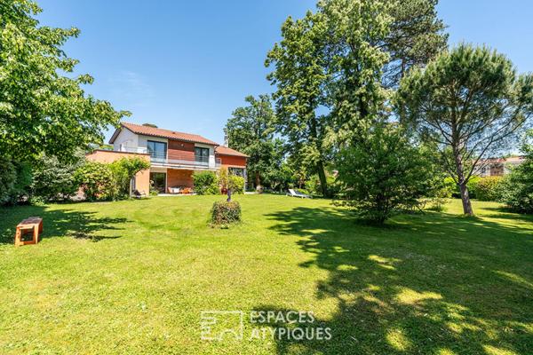 Maison familiale dans un environnement arboré