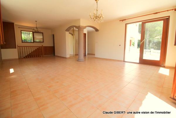 Frontignan (34110) Maison + studio 7 pièces avec piscine sur une parcelle de 1000 m2 au pied de la Gardiole à Frontignan