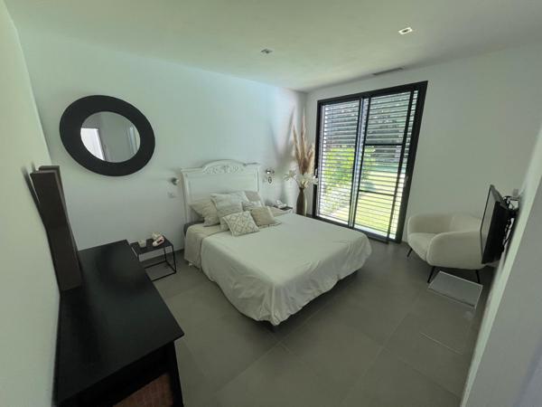 Maison d'Architecte de 200m2 de plain pied, situation et cadre exceptionnel