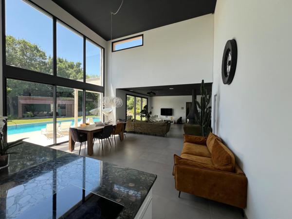 Maison d'Architecte de 200m2 de plain pied, situation et cadre exceptionnel