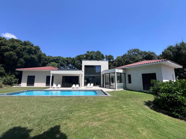 Maison d'Architecte de 200m2 de plain pied, situation et cadre exceptionnel