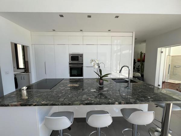 Maison d'Architecte de 200m2 de plain pied, situation et cadre exceptionnel