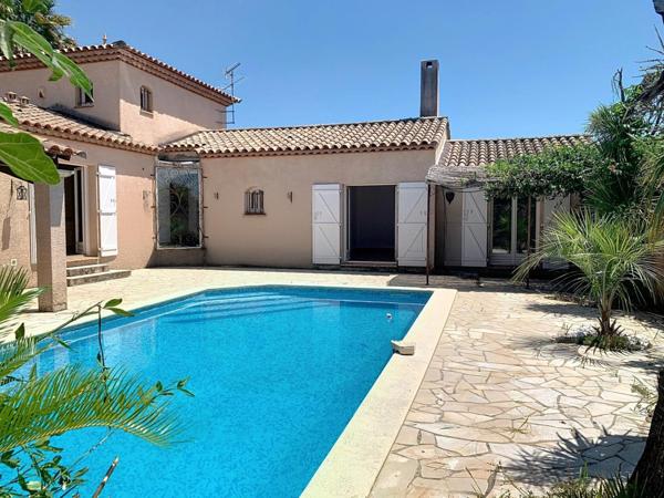 BELLE VILLA  ATYPIQUE AU STYLE PROVENÇAL