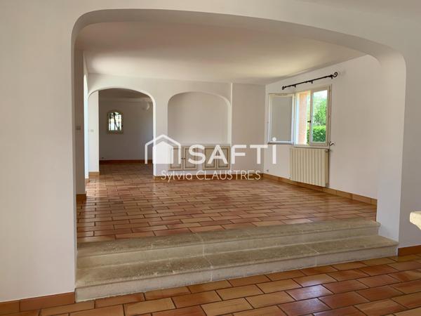 BELLE VILLA  ATYPIQUE AU STYLE PROVENÇAL