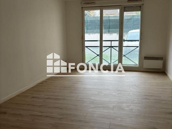 Location Studio 33.37 m² - 37 RUE DE LA DAUPHINE Corbeil Essonnes 91100