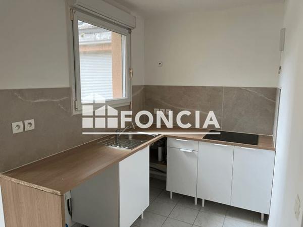 Location Studio 33.37 m² - 37 RUE DE LA DAUPHINE Corbeil Essonnes 91100