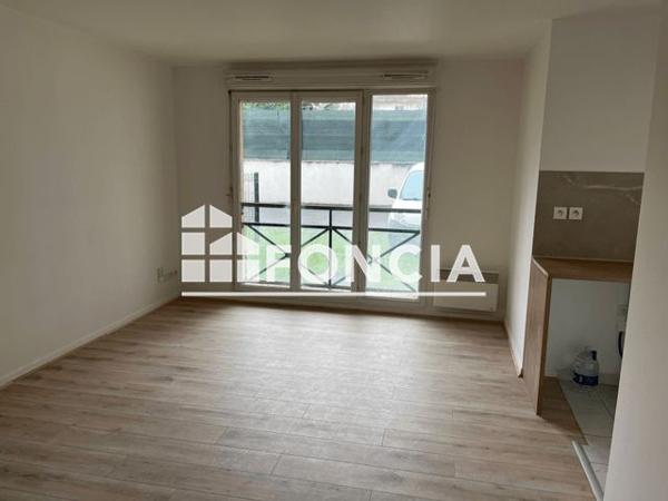 Location Studio 33.37 m² - 37 RUE DE LA DAUPHINE Corbeil Essonnes 91100