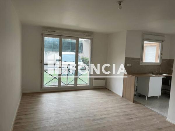 Location Studio 33.37 m² - 37 RUE DE LA DAUPHINE Corbeil Essonnes 91100