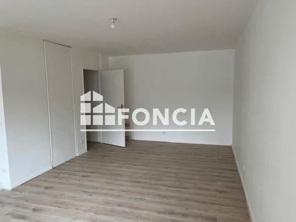 Location Studio 33.37 m² - 37 RUE DE LA DAUPHINE Corbeil Essonnes 91100