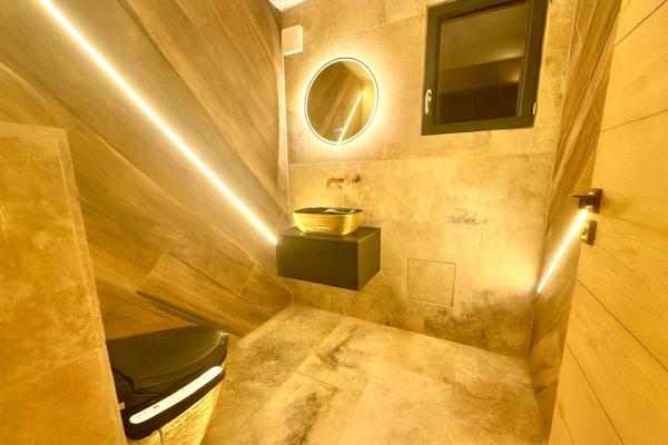 Propriété de prestige (2 habitations) avec piscine dans un écrin de verdure à SAINT JULIEN EN BORN (40)