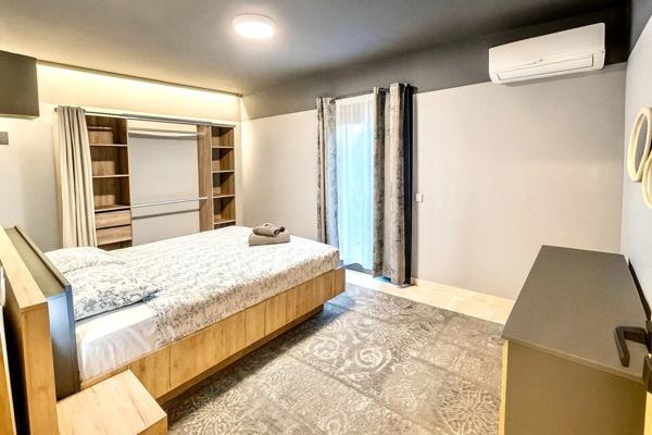 Propriété de prestige (2 habitations) avec piscine dans un écrin de verdure à SAINT JULIEN EN BORN (40)