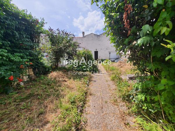 Maison à SAINTES, 17100 - 6 pièces 130m²
