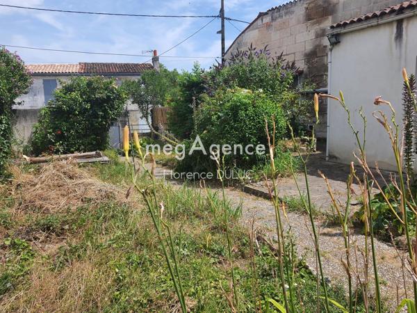Maison à SAINTES, 17100 - 6 pièces 130m²
