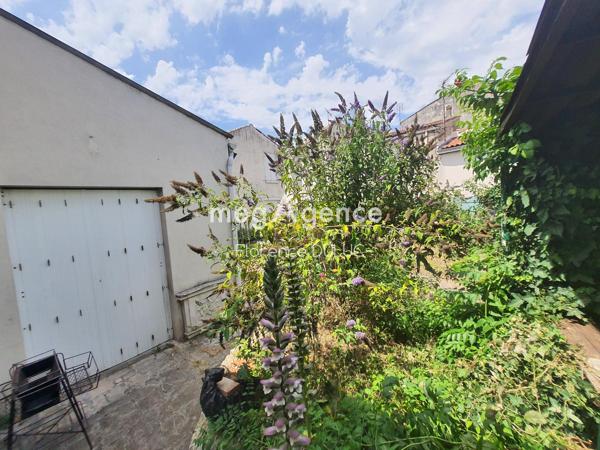 Maison à SAINTES, 17100 - 6 pièces 130m²
