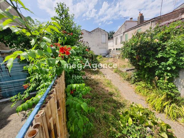 Maison à SAINTES, 17100 - 6 pièces 130m²