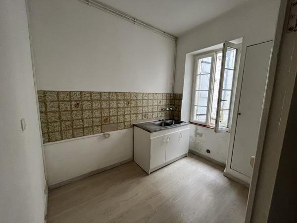 Immeuble à vendre |  Saint-Jean-d'Angély |  188 m²