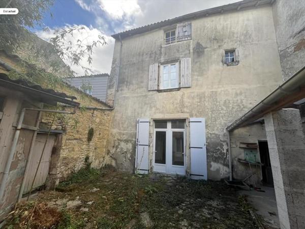 Immeuble à vendre |  Saint-Jean-d'Angély |  188 m²