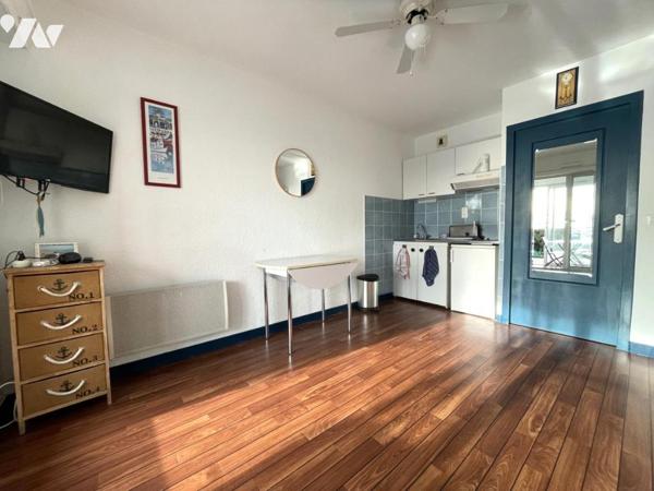 A VENDRE - LA TURBALLE - Face Mer sur le Port - Studio d'env 21.28m² hab avec jardinet 