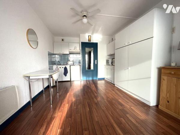 A VENDRE - LA TURBALLE - Face Mer sur le Port - Studio d'env 21.28m² hab avec jardinet 