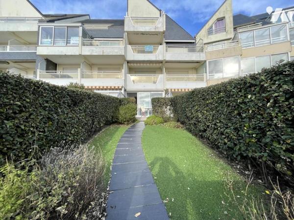 A VENDRE - LA TURBALLE - Face Mer sur le Port - Studio d'env 21.28m² hab avec jardinet 