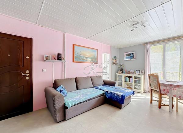 APPARTEMENT LUMINEUX AVEC 3 CHAMBRES