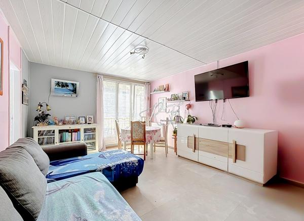 APPARTEMENT LUMINEUX AVEC 3 CHAMBRES