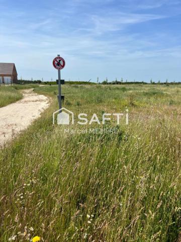 Beau terrain plat.Possibilité d'acquérir une parcelle de 1000 m2