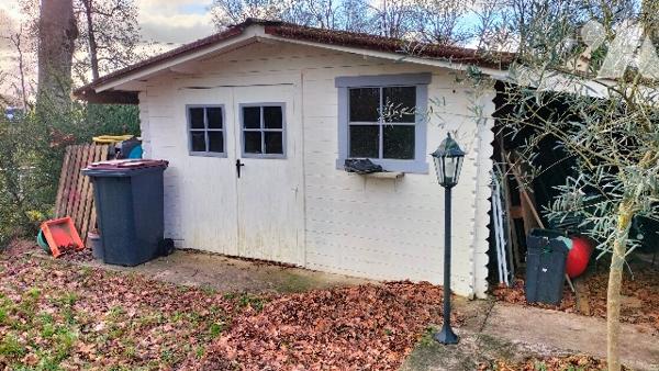 L'Etude Notariale vous propose cette maison en très bon état au calme avec vue dégagée