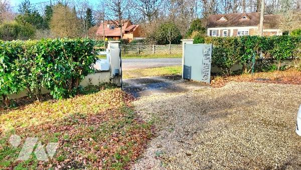 L'Etude Notariale vous propose cette maison en très bon état au calme avec vue dégagée
