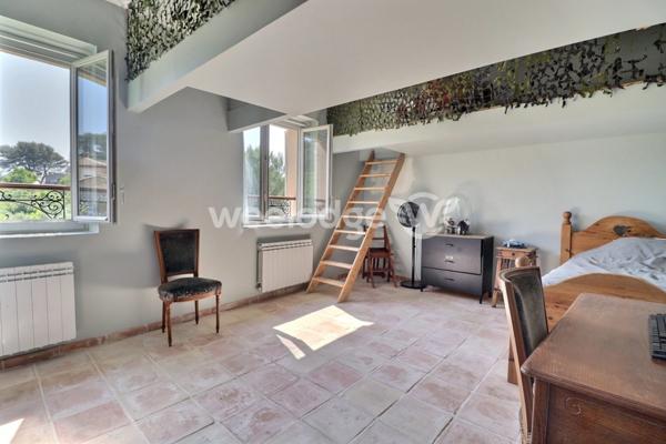 Maison à vendre 4 pièces de 143 m² à Auriol